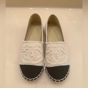 Fashion espadrilles classic CC logoo. Size 6.